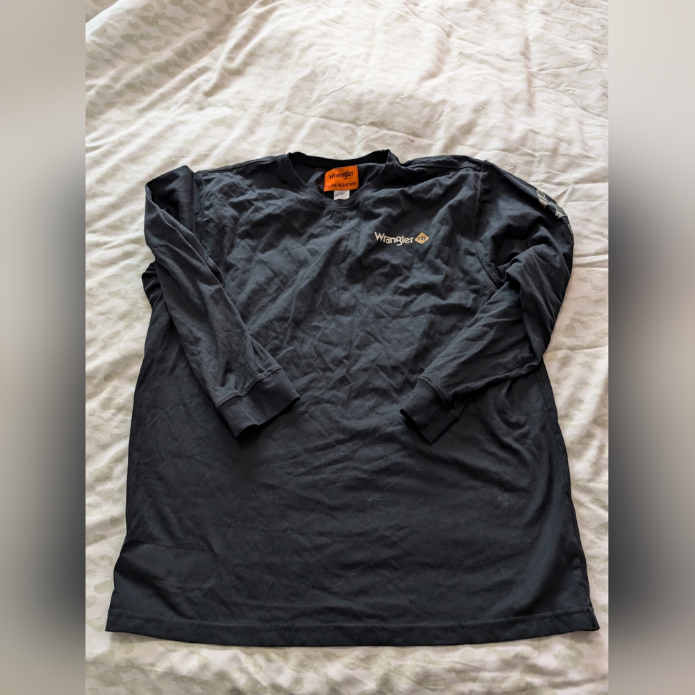 Men's Wrangler flame resistant long sleeve